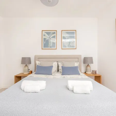 Apartment Luxury On The Park - *